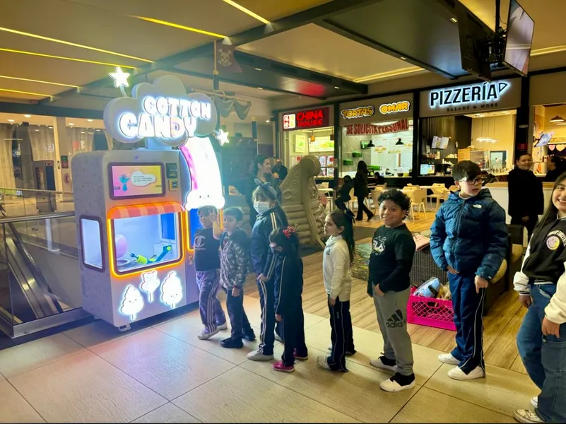 Sweet Robo machine at a retail & malls venue