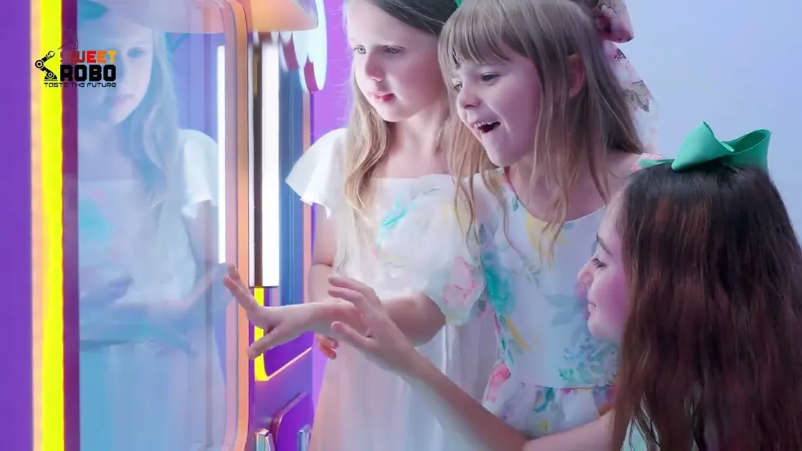 Video: the Sweet Robo Cotton Candy Robot spinning fresh cotton candy