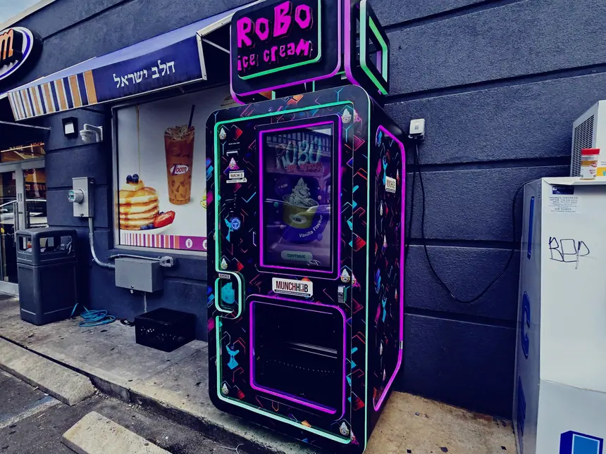 Sweet Robo machine at a streets & boardwalks venue
