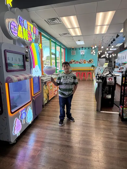 Sweet Robo machine in an ice cream shop